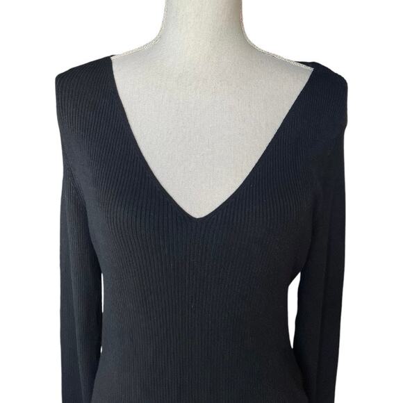 H&M black ribbed v-neck sweater casual minimalist neutral professional - Picture 2 of 7